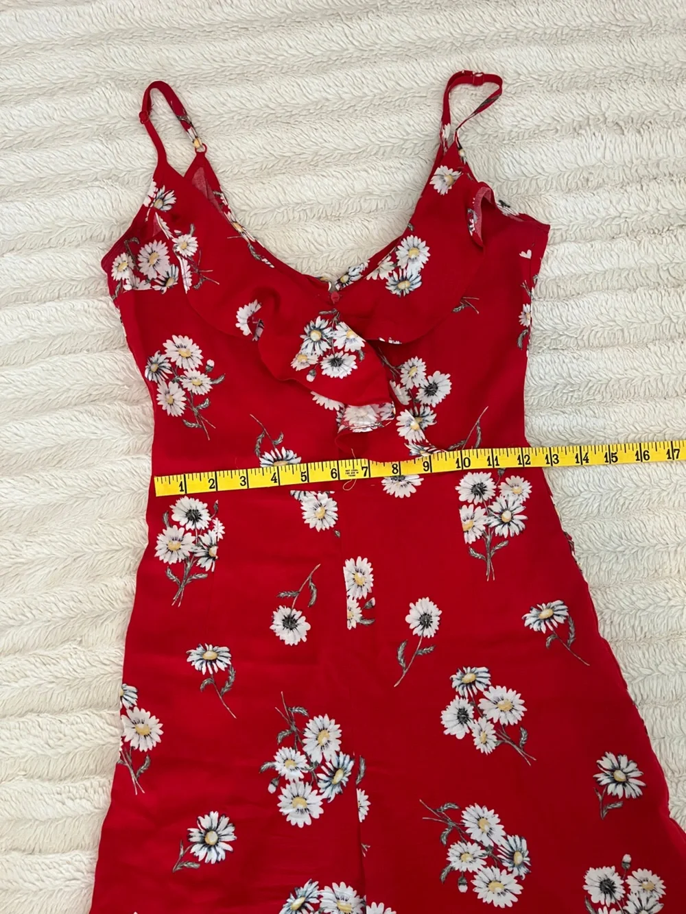 H&M bold red